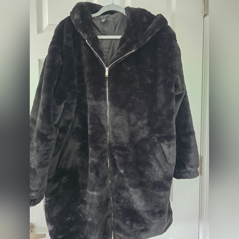 NWT Black fur Jacket size L